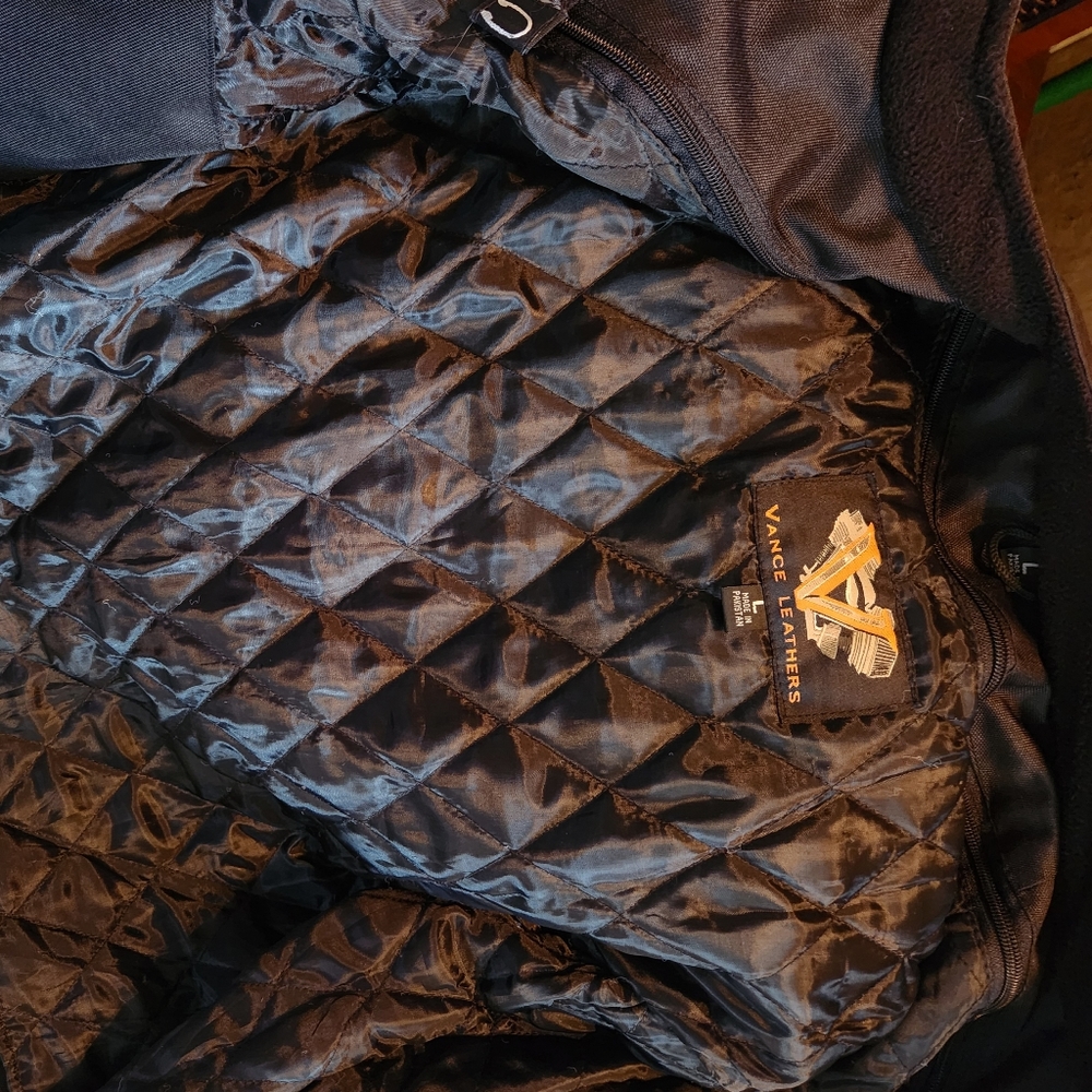 Leather jacket - Picture 4 of 5